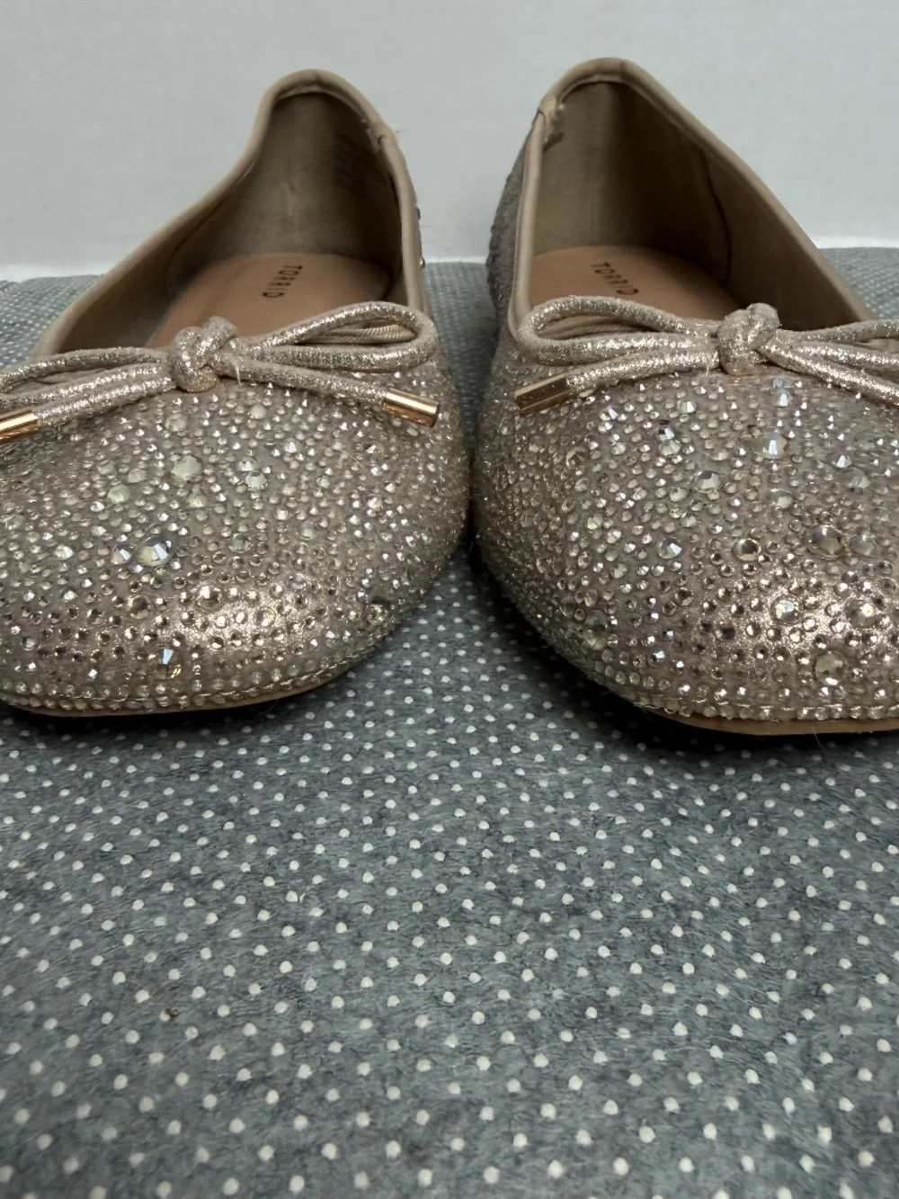Torrid Rhinestone Ballet Flats Champagne Glitter Bow Round Toe Women's Size 11WW